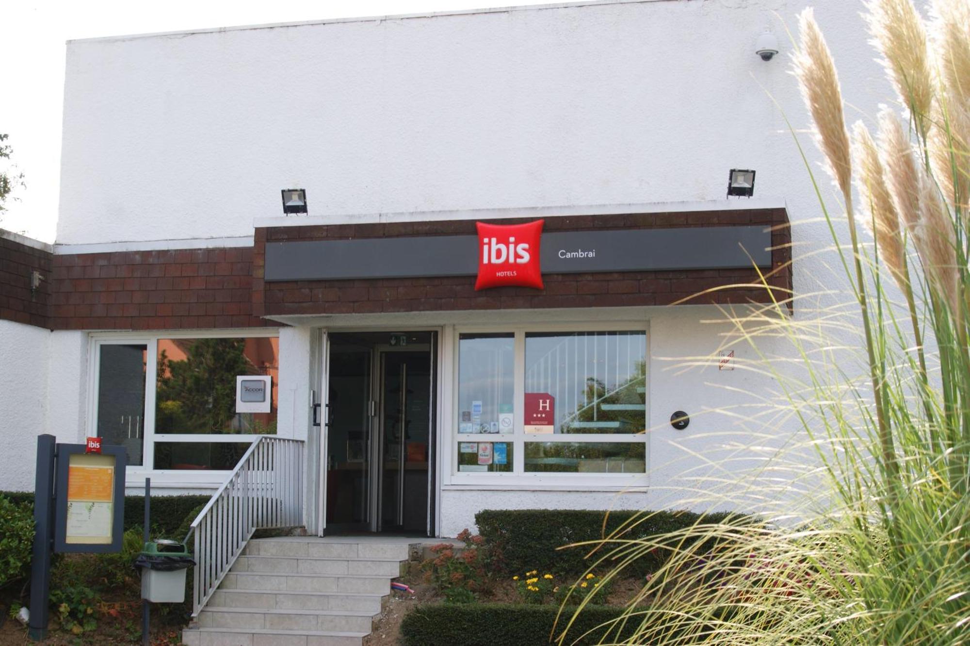 Hotel Ibis Cambrai Esterno foto